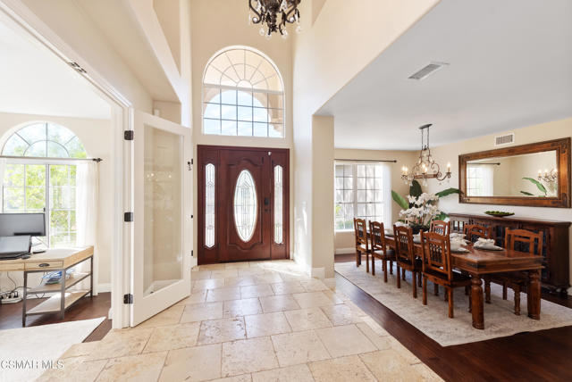 32711 Wellbrook Drive, Westlake Village CA: https://media.crmls.org/mediaz/3d587757-b30b-47a1-9f6d-9e55436d492b.jpg