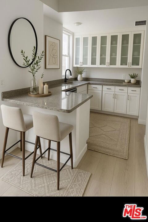 131 N Wetherly Drive, Los Angeles CA: https://media.crmls.org/mediaz/3d58b89e-58f9-470c-b9f2-c561d80c2efe.jpg