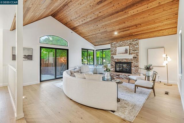 38 Sanders Ranch Rd, Moraga CA: https://media.crmls.org/mediaz/3d58dfc2-e7e6-483f-af3a-1bdbee3607cd.jpg