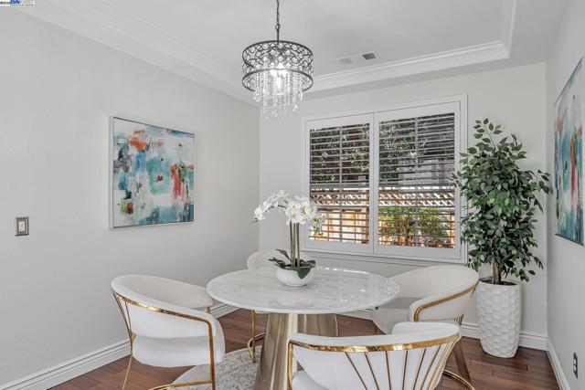 260 Abigail Cir, Danville CA: https://media.crmls.org/mediaz/3d592021-6ab2-4e10-ae8c-6e8d43e18baf.jpg