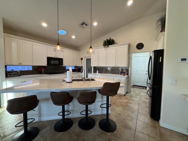 45187 Crystal Springs Drive, Indio CA: https://media.crmls.org/mediaz/3d594c83-6daa-4a82-aeb3-762481f44ad9.jpg