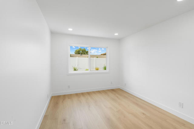 Detail Gallery Image 11 of 37 For 1927 N Croydon Ave, Camarillo,  CA 93010 - 4 Beds | 2 Baths