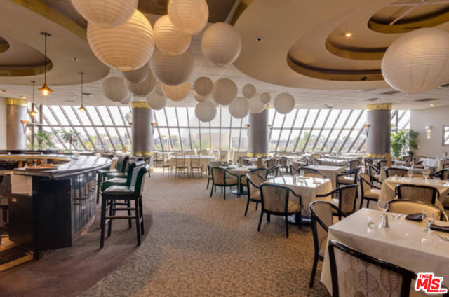 4335 S Marina City Drive, Marina del Rey CA: https://media.crmls.org/mediaz/3d598606-4fd0-480f-8e96-688db4586516.jpg