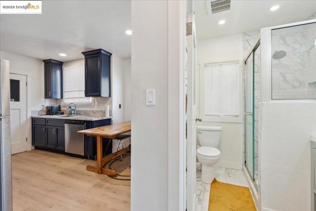 2717 Mabel St, Berkeley CA: https://media.crmls.org/mediaz/3d5a238a-36c6-4c8c-a372-69d622df65e5.jpg