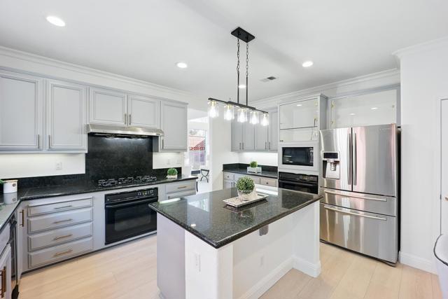 4038 Emerald Isle Lane, San Jose CA: https://media.crmls.org/mediaz/3d5a7d9a-3032-4168-a8f8-41f93183efe2.jpg