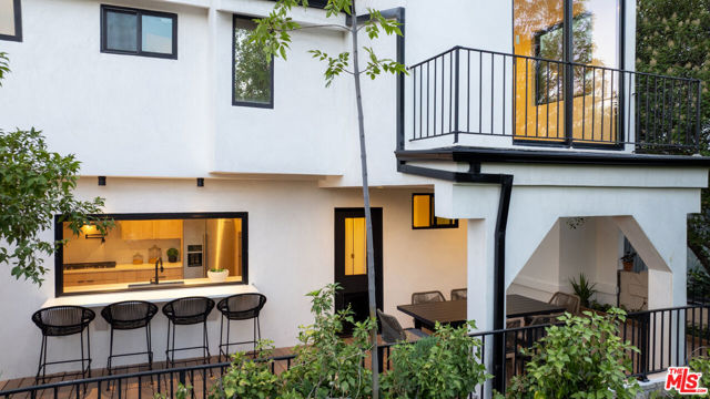 5132 Escobedo Drive, Woodland Hills CA: https://media.crmls.org/mediaz/3d5a9671-06c1-4da9-a1ac-33d00ee00254.jpg