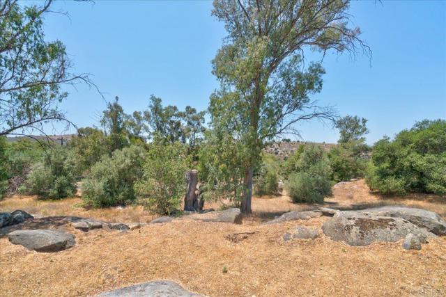 18434 Ramona View Drive, Ramona CA: https://media.crmls.org/mediaz/3d5aa171-76ea-481a-8c4e-2ddd390aa331.jpg