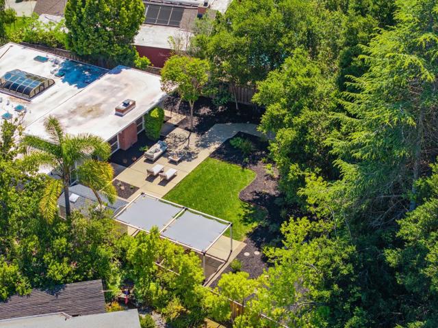 969 Eichler Drive, Mountain View CA: https://media.crmls.org/mediaz/3d5ae7ae-9f97-45e0-a656-5ec036fffea0.jpg