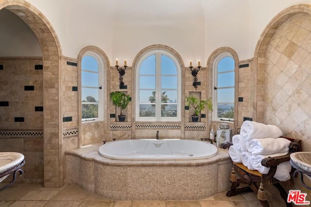 2420 Chislehurst Drive, Los Angeles CA: https://media.crmls.org/mediaz/3d5affbe-5df7-46dd-8bb3-ce79f1c3ff1a.jpg