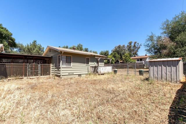 1453 OLIVEWOOD LN, Alpine CA: https://media.crmls.org/mediaz/3d5b3723-b1aa-4eac-b3b0-eaa141623cf9.jpg