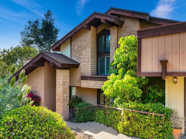 1586 Kimberly Woods Dr, El Cajon CA: https://media.crmls.org/mediaz/3d5b6954-8456-4f0b-ad2c-fb5d48162926.jpg