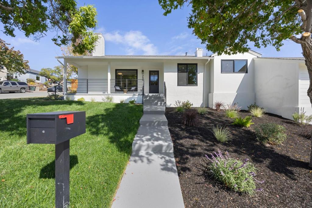 758 Sequoia Avenue