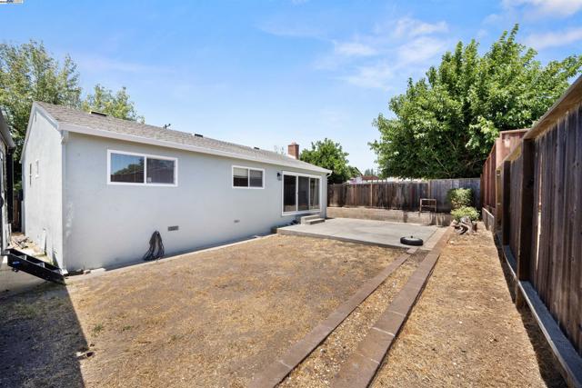 252 Martin Avenue, Livermore CA: https://media.crmls.org/mediaz/3d5c9155-e5dd-418b-be59-ddcd22be6263.jpg
