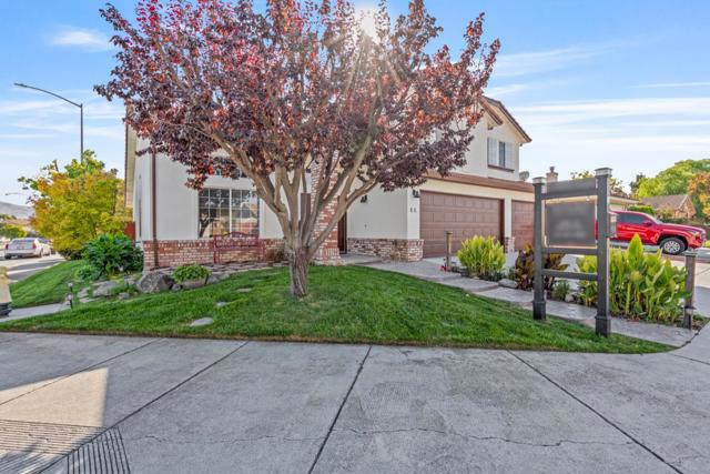 961 Alder Street, Hollister CA: https://media.crmls.org/mediaz/3d5c95d6-ab5d-4f62-9ecd-9012d0e7212d.jpg