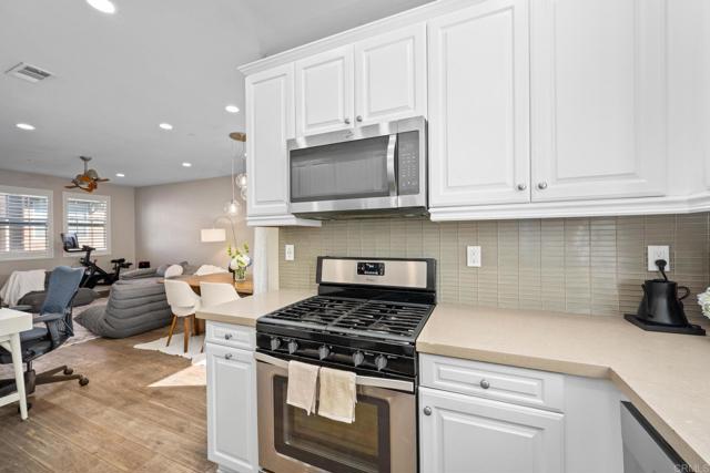16234 Veridian Circle, San Diego CA: https://media.crmls.org/mediaz/3d5c9b95-23b3-479a-9831-9bda3d417315.jpg