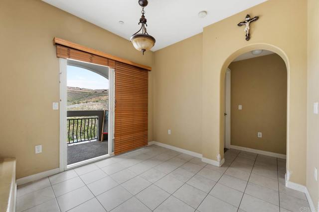 Detail Gallery Image 5 of 15 For 2707 Lake Pointe Dr #204,  Spring Valley,  CA 91977 - 2 Beds | 2 Baths