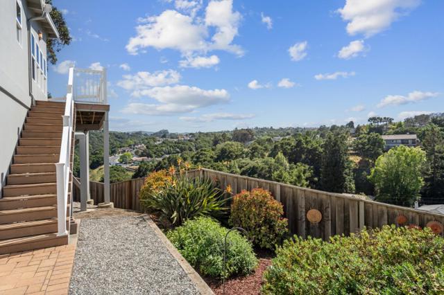 1243 Homewood Avenue, San Mateo CA: https://media.crmls.org/mediaz/3d5ddb5b-1aa5-42cf-80b3-fbe84e5b8da5.jpg