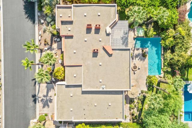 12 Boulder Lane, Rancho Mirage CA: https://media.crmls.org/mediaz/3d5e8975-30be-456f-adbd-5eaec81d3b14.jpg