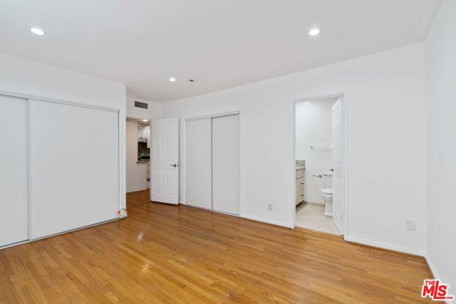 10709 ASHTON Avenue, Los Angeles CA: https://media.crmls.org/mediaz/3d5f1be6-bf40-48ac-ad24-bc8848877b1a.jpg