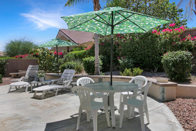 35925 Rosemont Drive, Palm Desert CA: https://media.crmls.org/mediaz/3d5f22ca-78c0-4ddd-add0-f95c60bfe82e.jpg