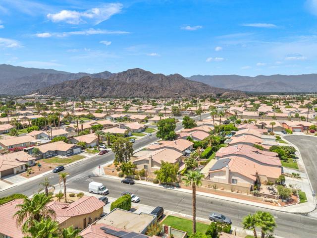 79110 Victoria Drive, La Quinta CA: https://media.crmls.org/mediaz/3d5feb2c-09c4-41af-a97c-7639a556d729.jpg