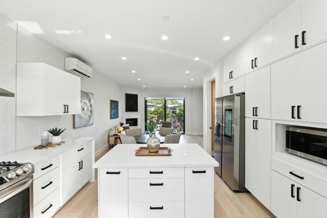500 Walnut Street, San Carlos CA: https://media.crmls.org/mediaz/3d610447-2a30-48d2-93fa-b650ff8b4591.jpg