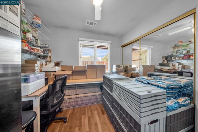3412 Flamingo Dr, Concord CA: https://media.crmls.org/mediaz/3d613807-76b2-438a-a910-e312cd83a7f6.jpg