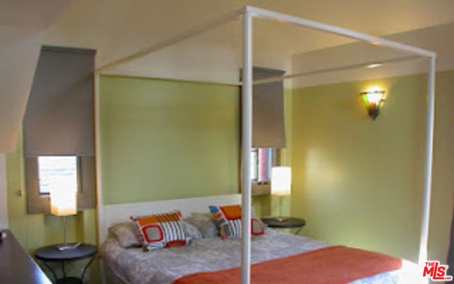 100 N Arden Boulevard, Los Angeles CA: https://media.crmls.org/mediaz/3d614653-8822-4176-9d98-cc5cd193644a.jpg