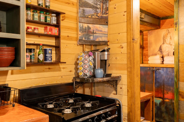 40114 Esterly Lane, Big Bear CA: https://media.crmls.org/mediaz/3d614a46-1436-4126-bb04-fd75c6c4a13b.jpg