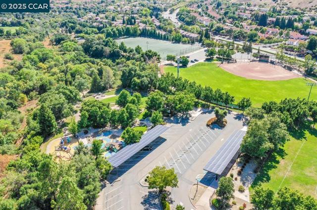 6026 Condor St, Danville CA: https://media.crmls.org/mediaz/3d616cb0-8b79-4d51-8d84-6aee4835bdf3.jpg