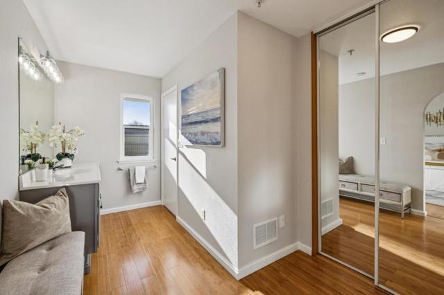 146 Albacore Lane, Foster City CA: https://media.crmls.org/mediaz/3d61f0c4-a244-48e9-bb81-cd3264f21de1.jpg