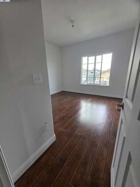 254 Peach Leaf Way, Sacramento CA: https://media.crmls.org/mediaz/3d6233c9-0340-4023-8c18-eb206e26e4ba.jpg