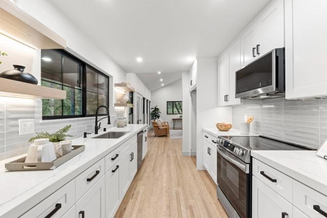 18319 Las Cumbres Road, Los Gatos CA: https://media.crmls.org/mediaz/3d62585a-2270-42b6-a5fe-e0ad2e7487bc.jpg