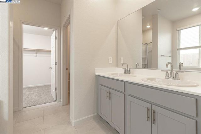 1710 Yukon Territory Ave, Manteca CA: https://media.crmls.org/mediaz/3d64509b-87f6-45a5-933c-3690e6a03960.jpg