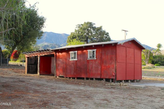 1173 Cliff Avenue, Fillmore CA: https://media.crmls.org/mediaz/3d64afcd-611f-4545-954e-f6219cc0475f.jpg