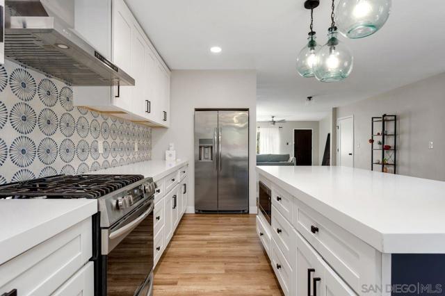 423 Alvarado Ter, Vista CA: https://media.crmls.org/mediaz/3d655a29-affc-4037-bc3b-a57735a84247.jpg