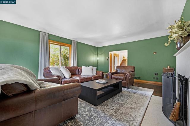1301 Thomas Dr, Martinez CA: https://media.crmls.org/mediaz/3d65d0b9-73e8-4cbb-88dd-059881fd6704.jpg