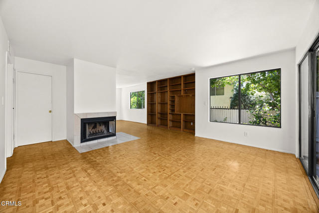 Detail Gallery Image 3 of 27 For 441 Maple Way #6,  Pasadena,  CA 91101 - 2 Beds | 2/1 Baths