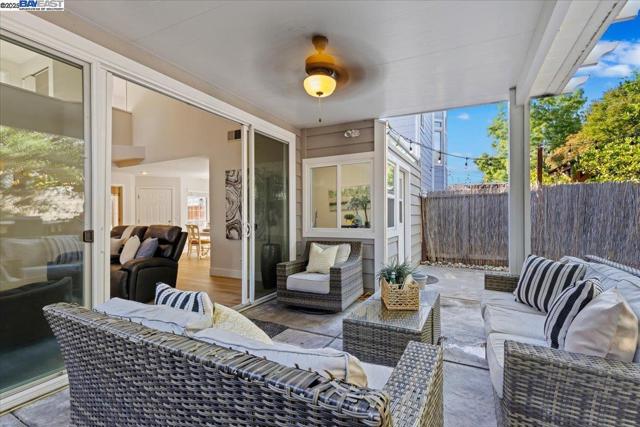 2211 Oakland Ave, Pleasanton CA: https://media.crmls.org/mediaz/3d6686f1-b882-4177-9fa5-8a747f0313eb.jpg