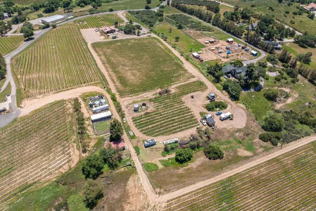 25260 E Old Julian Hwy, Ramona CA: https://media.crmls.org/mediaz/3d66cae9-f6be-4b4b-a29e-d35dbd70ac38.jpg