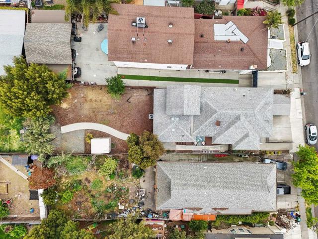 2155 42nd ave, Oakland CA: https://media.crmls.org/mediaz/3d671866-fb20-453b-b6a8-4ff0b4878d72.jpg