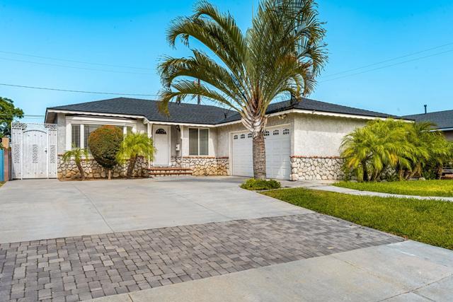 12109 Bluefield Avenue, La Mirada CA: https://media.crmls.org/mediaz/3d6766a5-2c35-445b-9ebf-d6fcaef7be1b.jpg