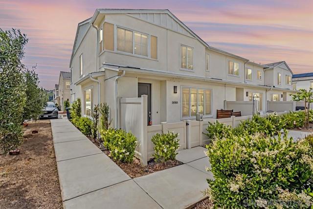 35103 Vine Pl, Fallbrook CA: https://media.crmls.org/mediaz/3d67731d-65e3-4db2-9fc9-38fb3a28d58e.jpg