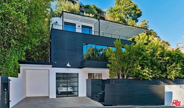 2164 Sunset Plaza Drive, Los Angeles CA: https://media.crmls.org/mediaz/3d678ee8-e80c-4ebd-be0b-cdcb2e3ae267.jpg