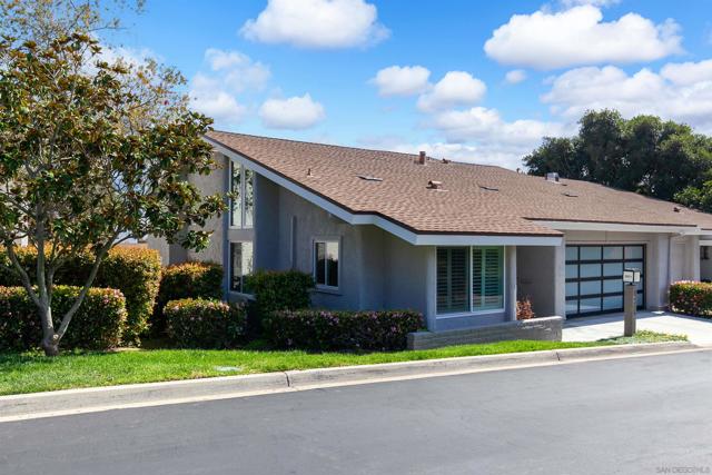 2071 Caminito Circulo Norte, La Jolla CA: https://media.crmls.org/mediaz/3d67a539-7798-46ef-9567-9fbc58949f2a.jpg
