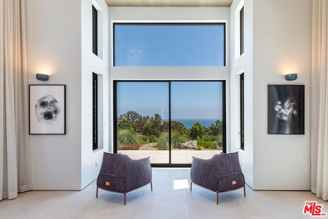 27715 Pacific Coast Highway, Malibu CA: https://media.crmls.org/mediaz/3d67bf98-662a-4c8b-972d-3b2fc3afe5de.jpg