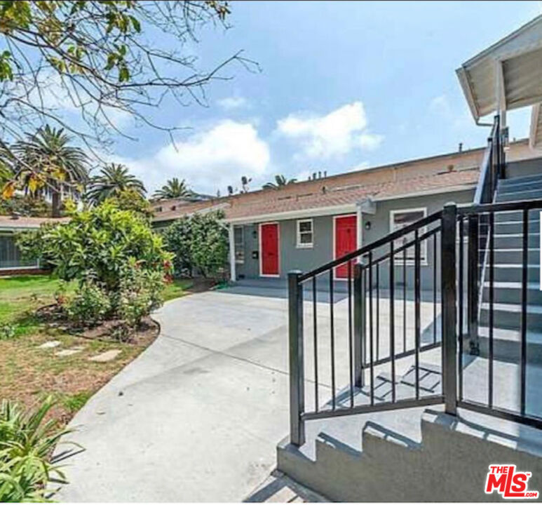852 11th Street Unit D