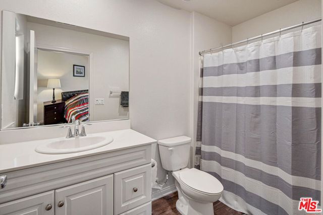 14122 W Willow Lane, Van Nuys CA: https://media.crmls.org/mediaz/3d69284d-6323-45da-8635-d6b2ee4d2015.jpg