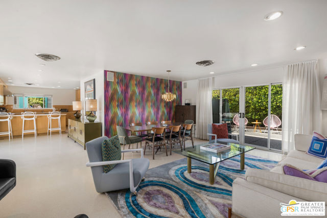 780 S Palo Verde Avenue, Palm Springs CA: https://media.crmls.org/mediaz/3d69f58e-fe5e-4d79-99d9-4827fa224ad1.jpg