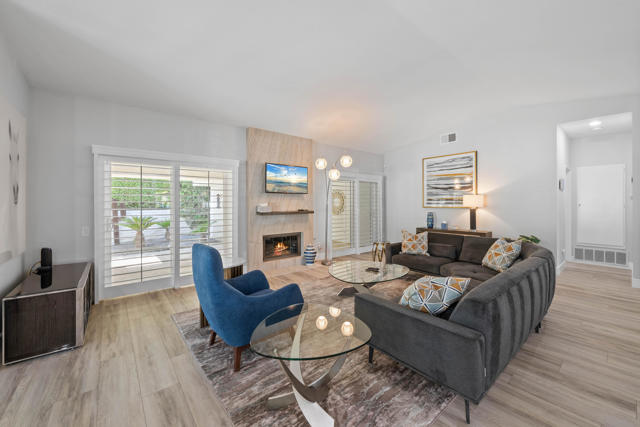 39060 Kilimanjaro Court, Palm Desert CA: https://media.crmls.org/mediaz/3d6b4612-988c-44f8-a342-3c37db0edaa7.jpg